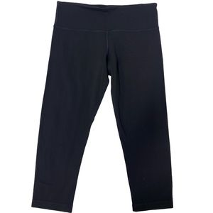 Black Lululemon Capri Leggings